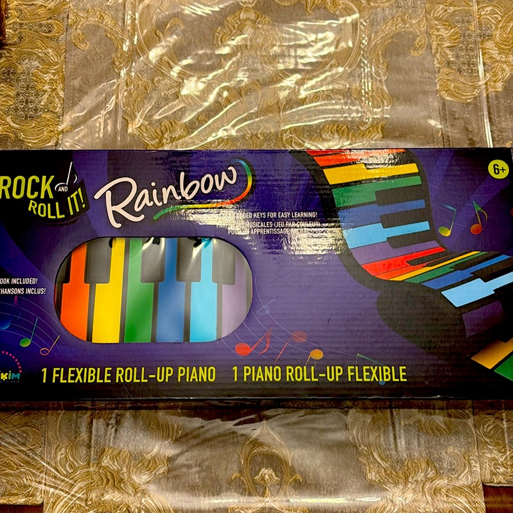 Flexible piano roll with song book!